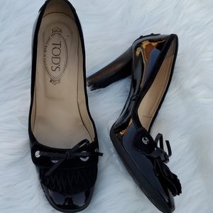 Tod's kiltie fringe 8.5 black heels